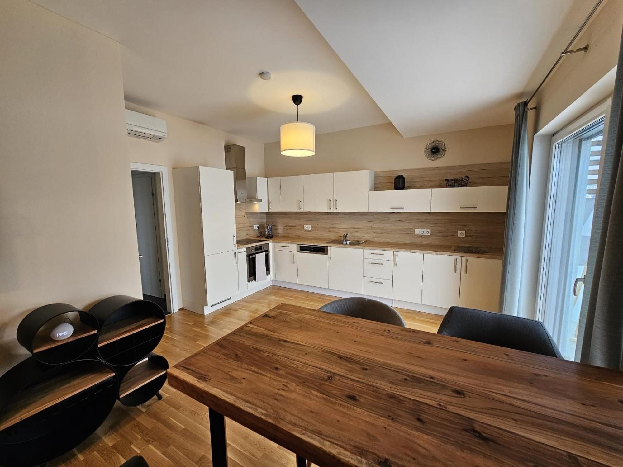 Apartment Leibnitz Im Zentrum Nahe Am Bahnhof Und Der Suedsteirischen Weinstrasse Bagian luar foto